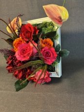 画像2: ワントーンでまとめた大人レッドのバラの壁面アレンジ*結婚祝＊開店祝＊開院祝＊新築祝＊敬老の日＊ (2)