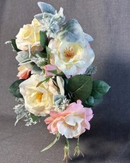 画像2: まるで庭から摘み取ったようなアーティシャルフラワーのバラのブーケです＊ブートニアとブーケスタンド付き＊前撮り (2)