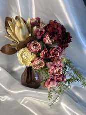 画像3: 大人可愛いセミキャスケードの高級造花のブーケです。 (3)